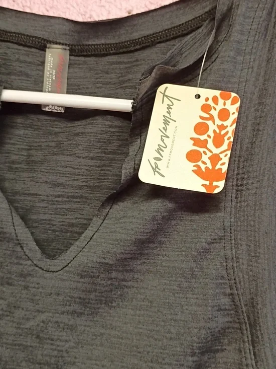 Free People Charcoal Gray Sleeveless V-Notch Tank - Picture 2 of 4